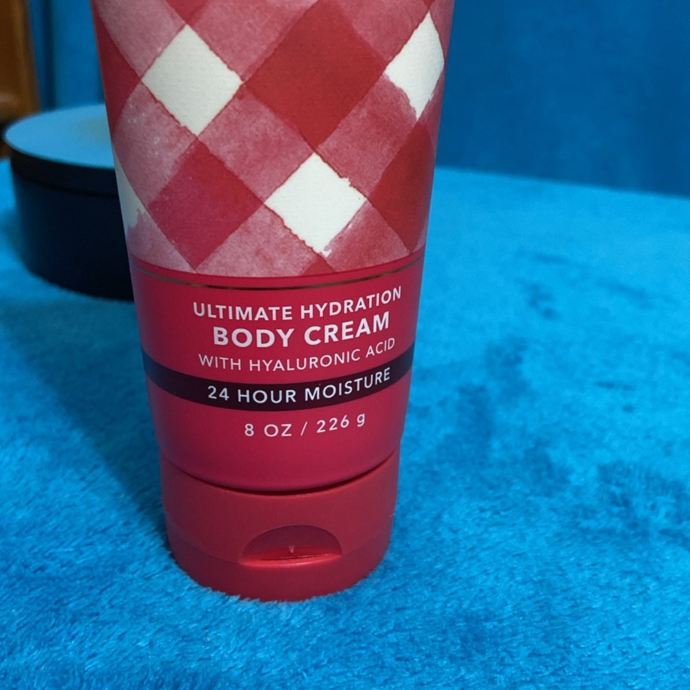 This was opened just to smell though. It is brand new. Gingham Love. - Picture 2 of 4